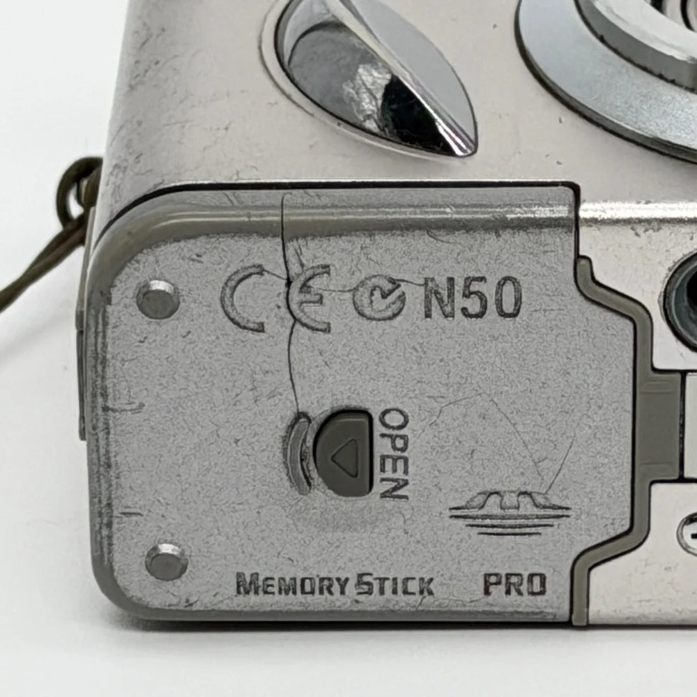 Sony Cyber-shot DSC-W5 Silver 5.1MP Digital Camera 3x Optical Zoom Carl Zeiss